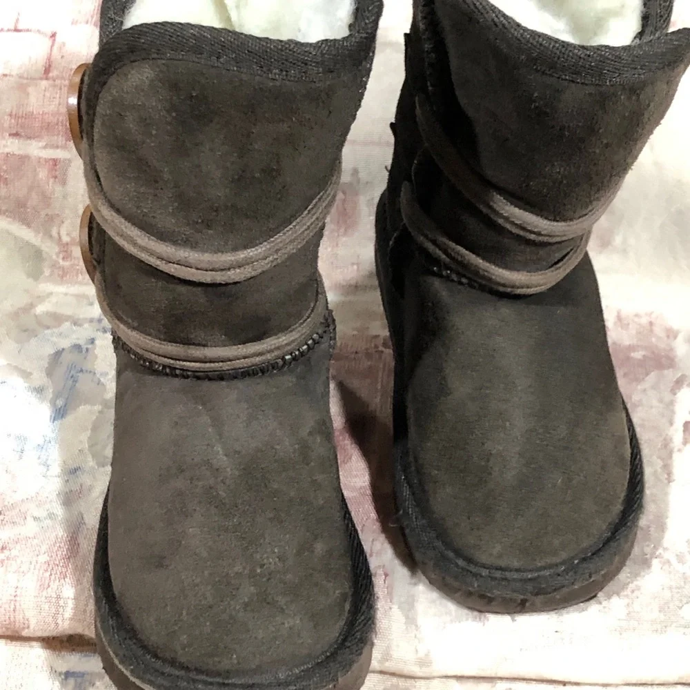Ukala Suede and sheepskin lined boots.